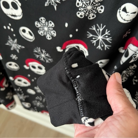 Nightmare Before Christmas Jack Skellington Santa Hat Fleece Pajama Top Size 3X - Picture 4 of 10
